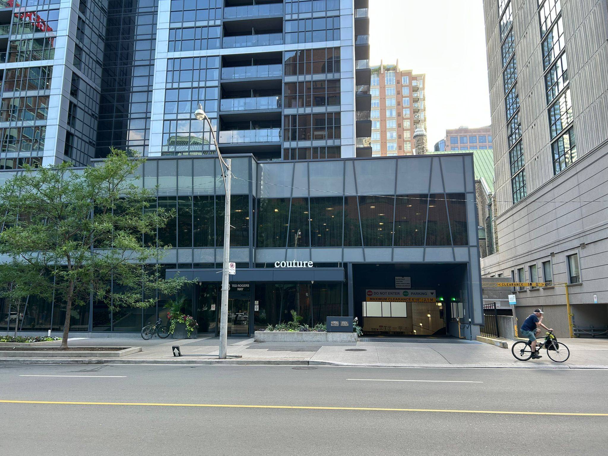 Toronto C08, ON M4Y 2T4,28 Ted Rogers WAY #1203