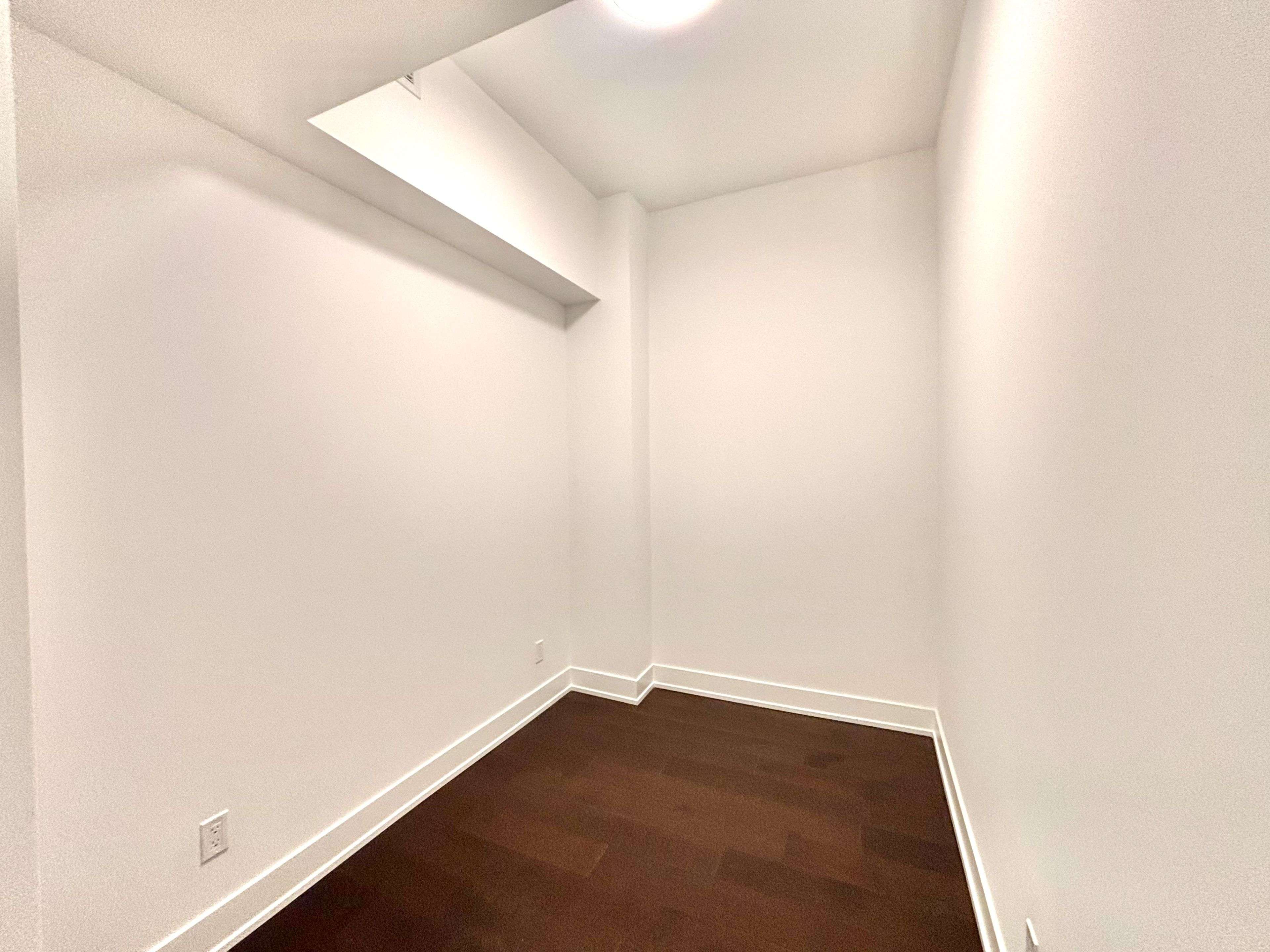 Toronto C03, ON M5P 1E7,8 Manor RD #306