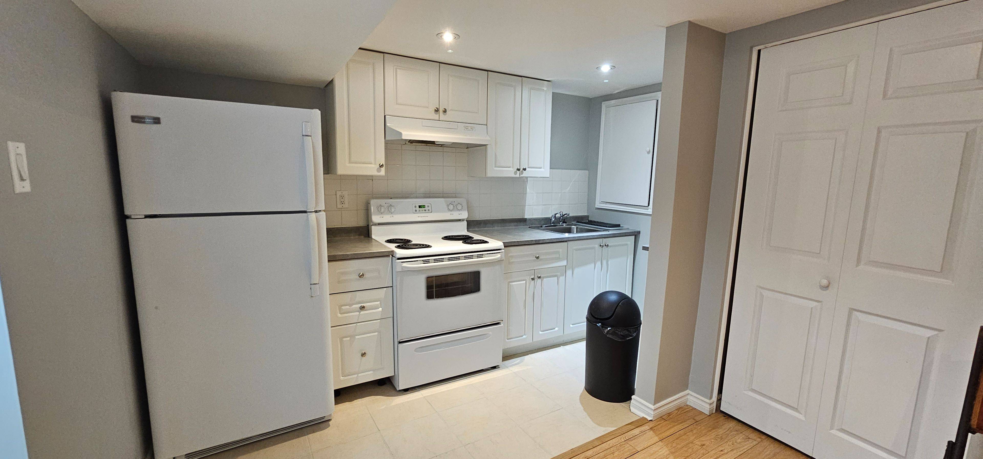 Richmond Hill, ON L4C 5B2,41 Merrylynn DR #Bsmt