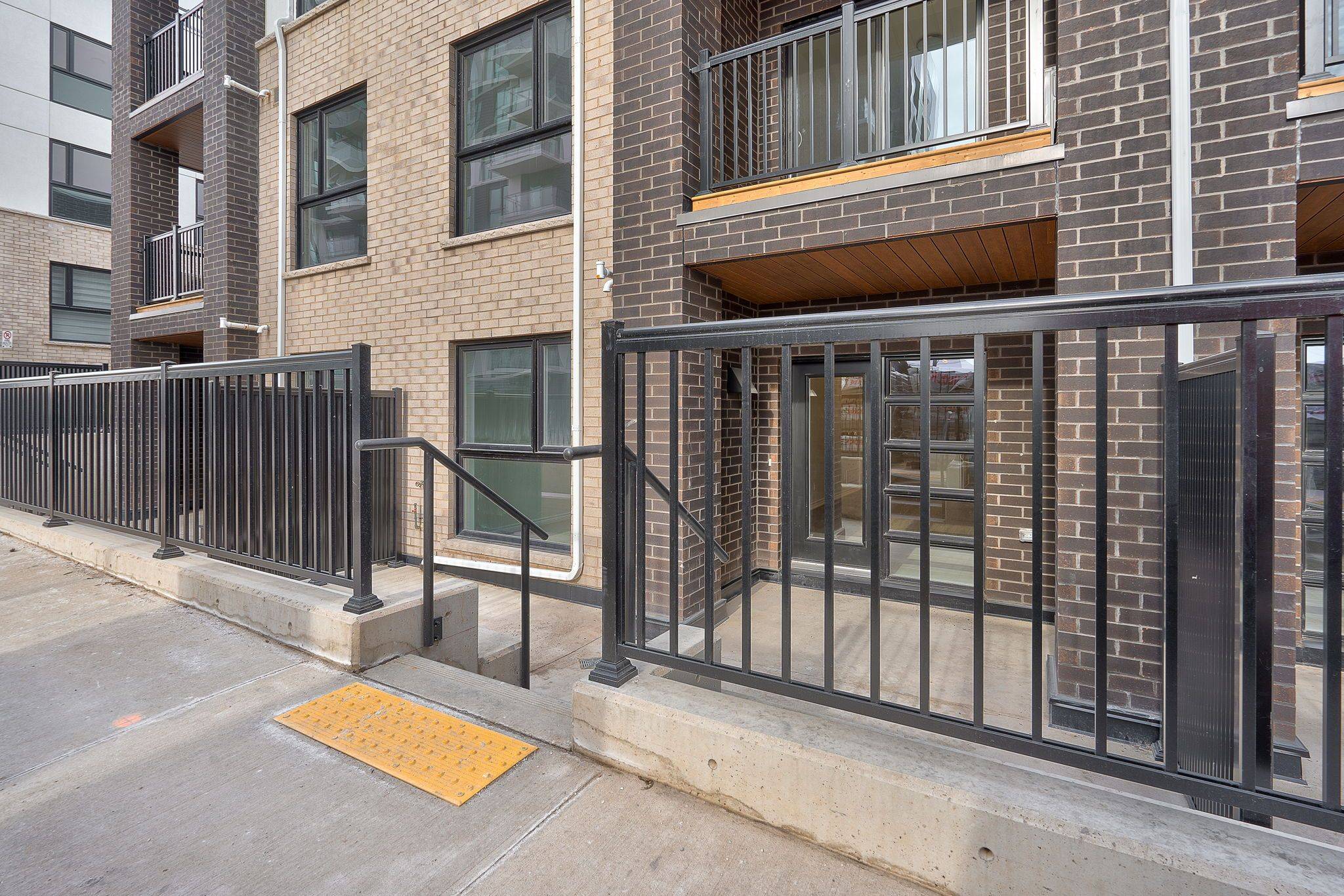 349 Wheat Boom DR #118, Oakville, ON L6H 7X4