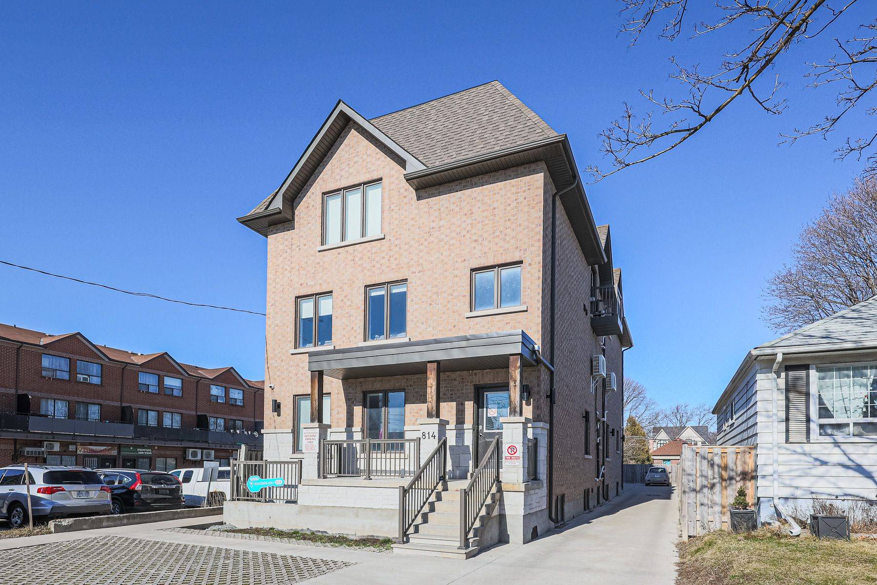814 Glencairn AVE #102, Toronto W04, ON M4R 1N3
