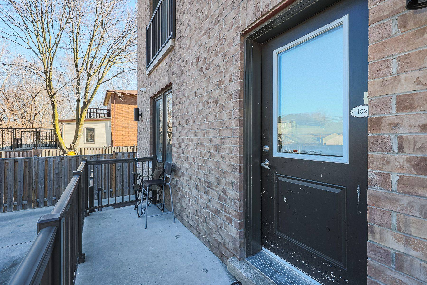 Toronto W04, ON M4R 1N3,814 Glencairn AVE #102