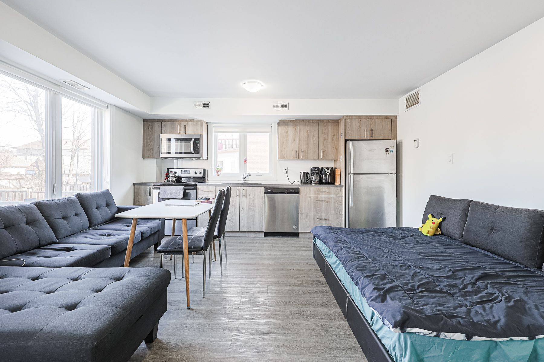 Toronto W04, ON M4R 1N3,814 Glencairn AVE #102