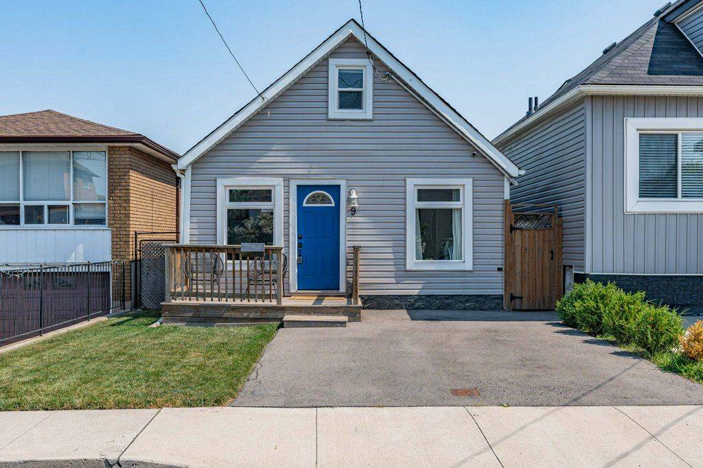 Hamilton, ON L8H 2E1,9 Hope AVE