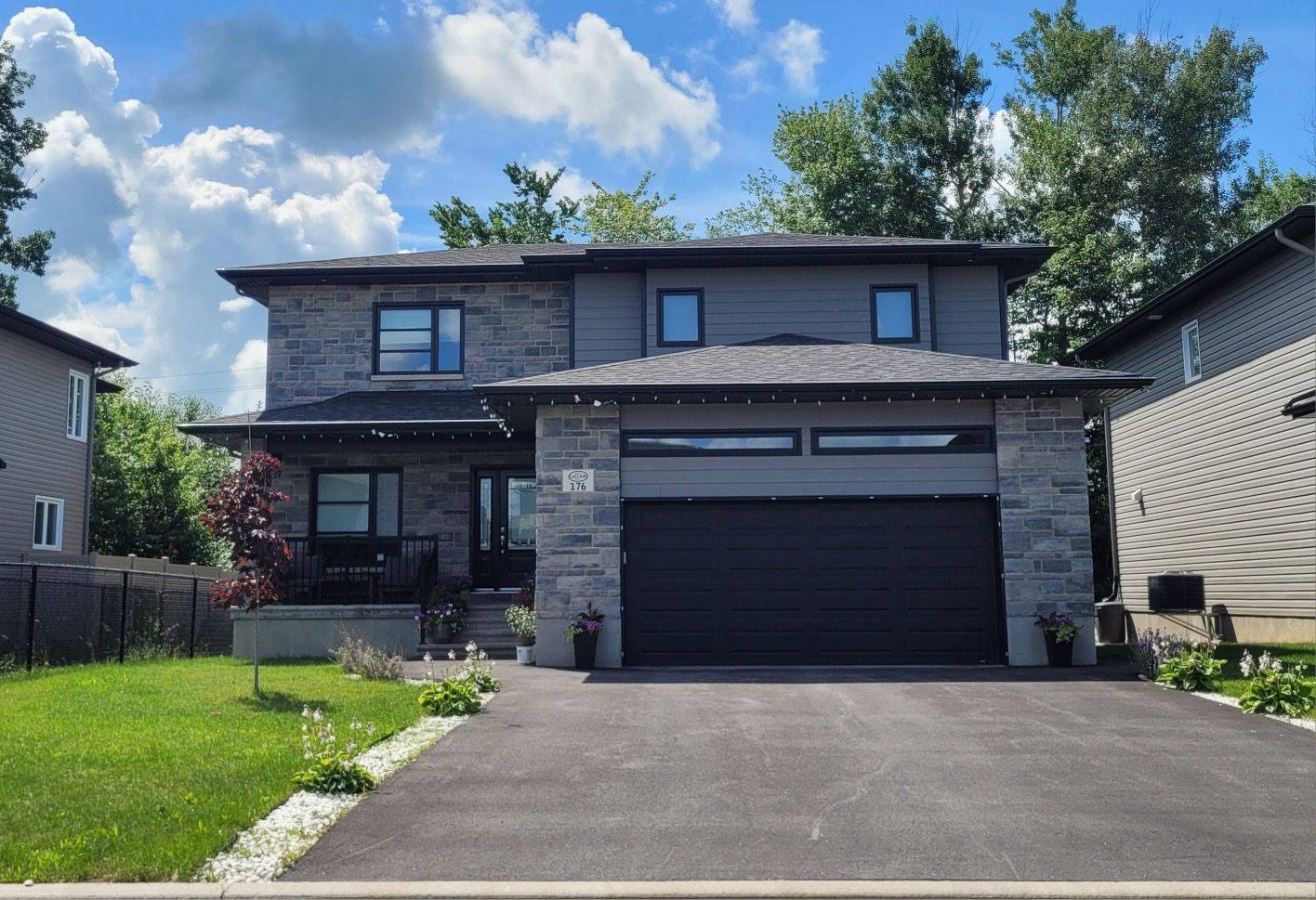 76 Chateauguay ST, Russell, ON K0A 2M0