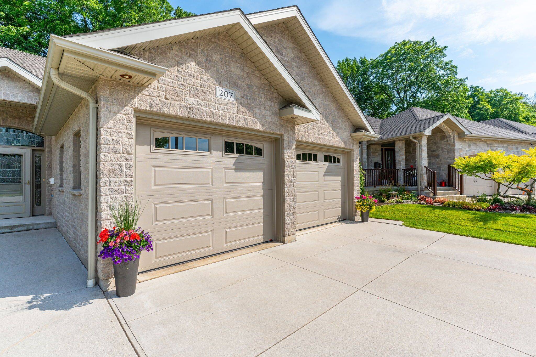 Owen Sound, ON N4K 0A6,207 2nd ST W