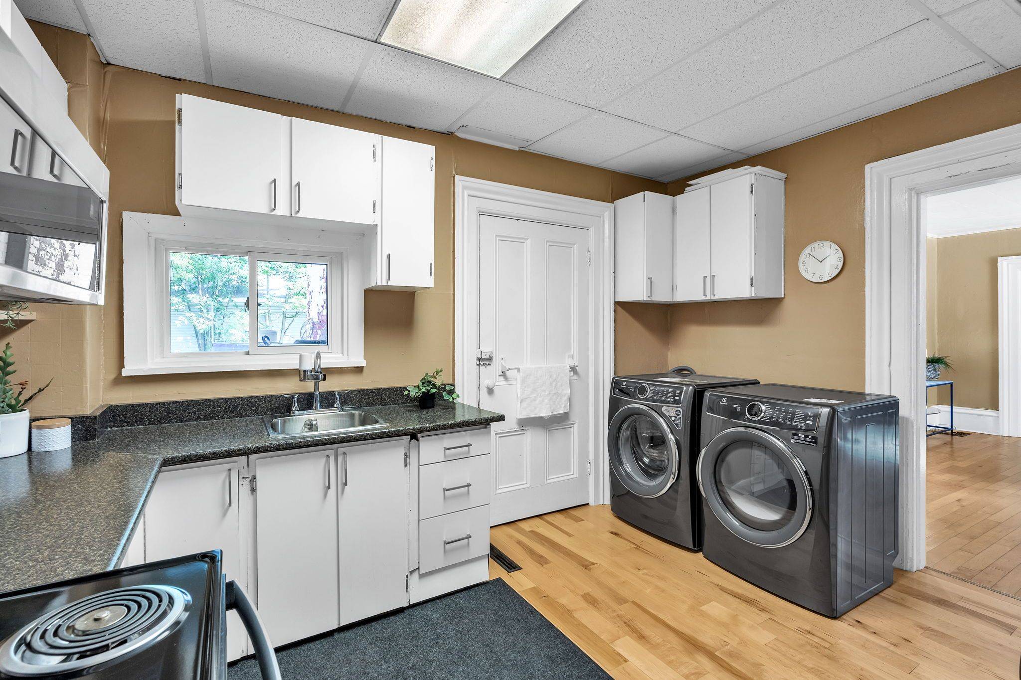 Smiths Falls, ON K7A 1N9,20 RUSSELL ST W #5