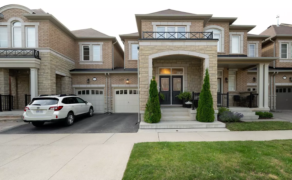 Oakville, ON L6M 0V3,231 Sarah Cline DR
