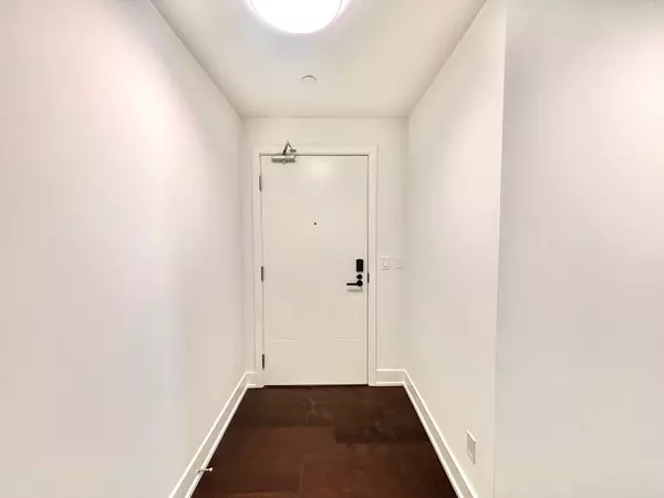 Toronto C03, ON M5P 1E7,8 Manor RD #306