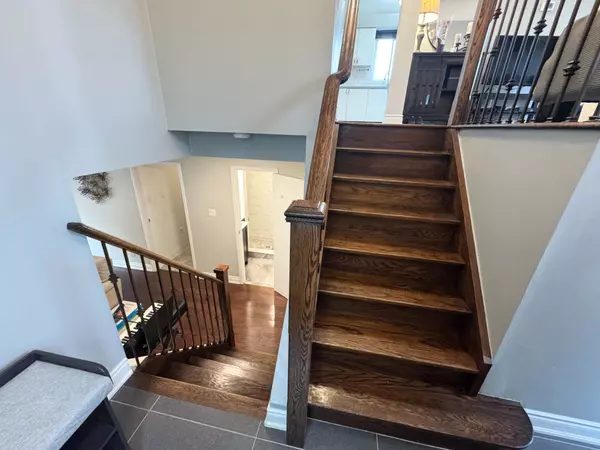 Brampton, ON L6T 4R8,25 Floribunda CRES