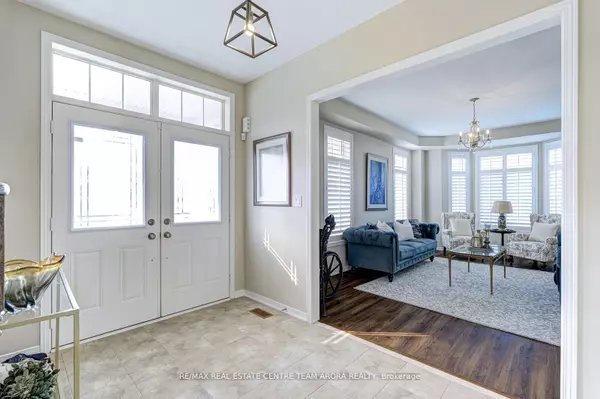 Oakville, ON L6M 0S7,28 Sixteen Mile DR