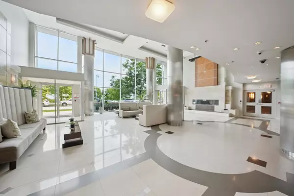 Toronto W06, ON M8V 4G1,58 Marine Parade DR #1102