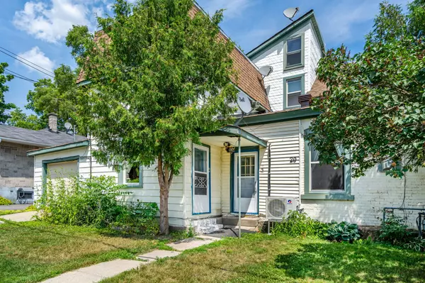 Smiths Falls, ON K7A 1N9,20 RUSSELL ST W #5