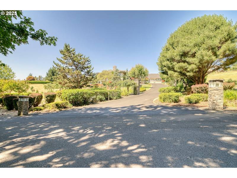 59845 OLIVER HEIGHTS LN, St Helens, OR 97051