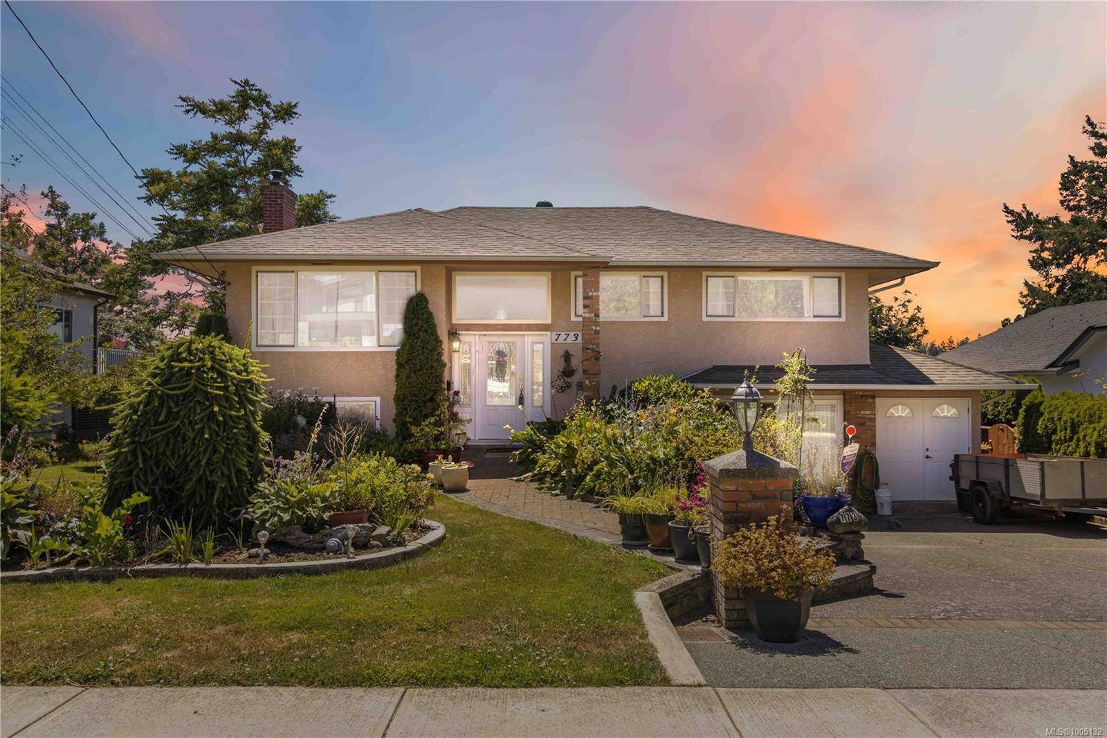 773 Gladiola Ave, Saanich, BC V8Z 2T2