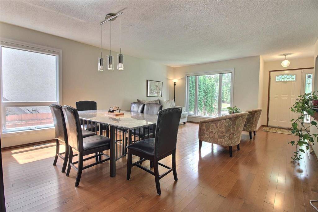Winnipeg, MB R2N 2L3,59 Kennington Bay