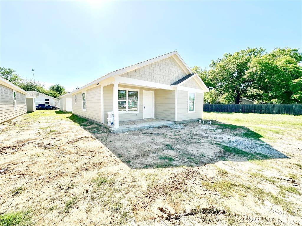 Mineral Wells, TX 76067,320 SW 14th