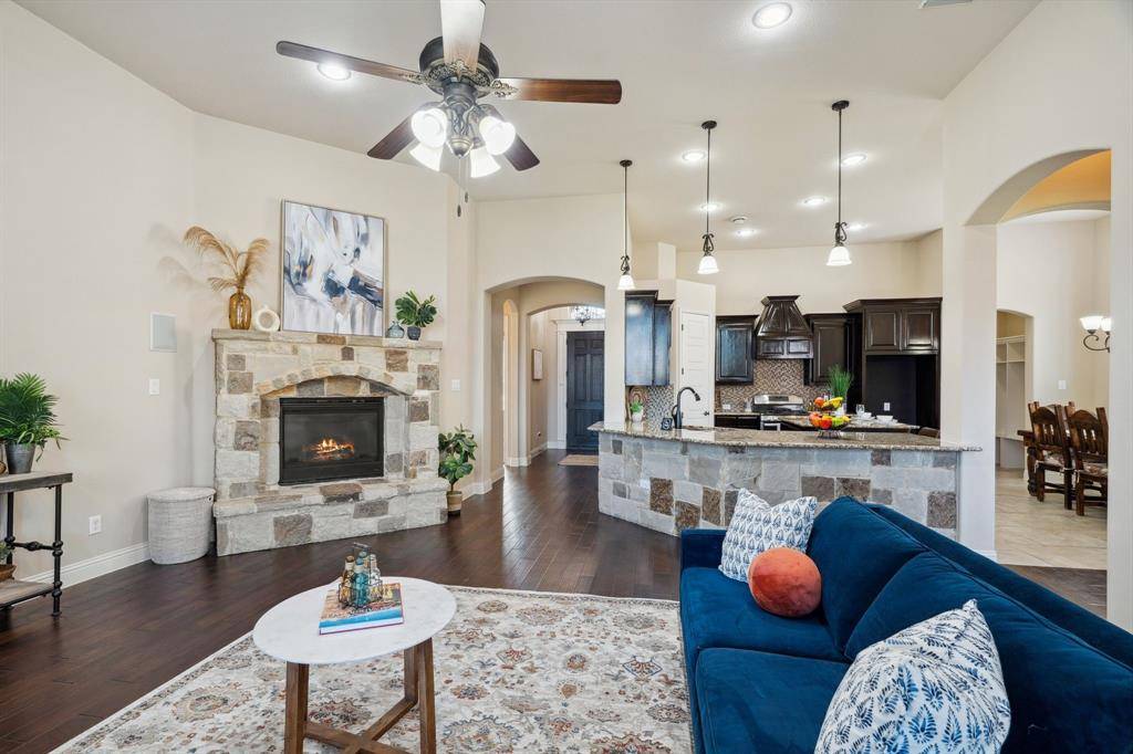 Burleson, TX 76028,1256 Teton Drive