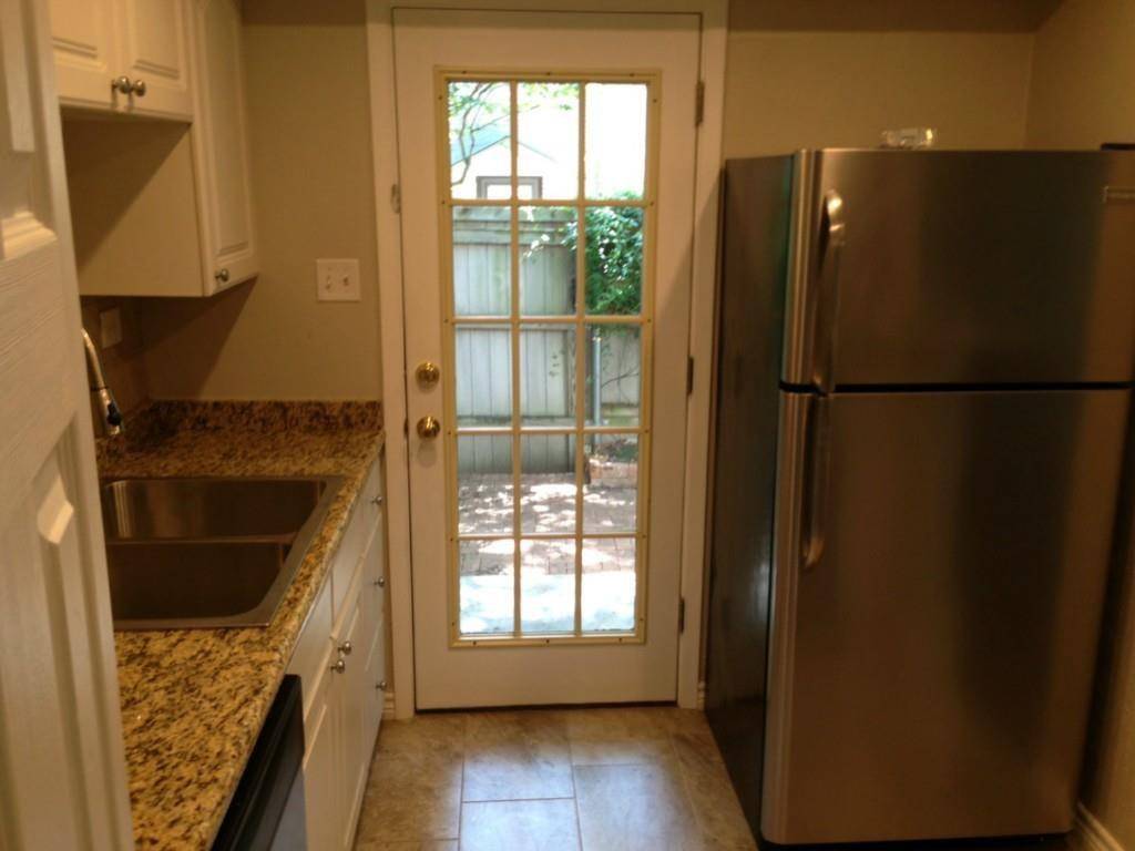 Dallas, TX 75235,5004 N Hall Street