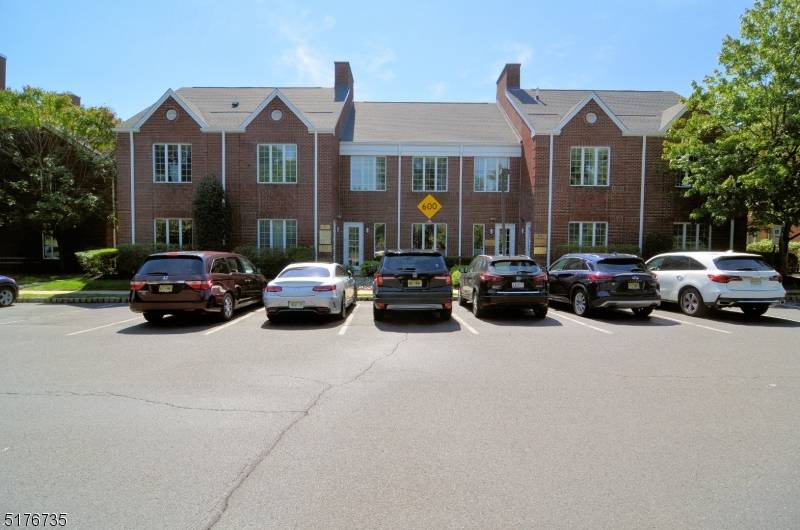 Hillsborough Twp., NJ 08844,611 & 612 Courtyard Drive