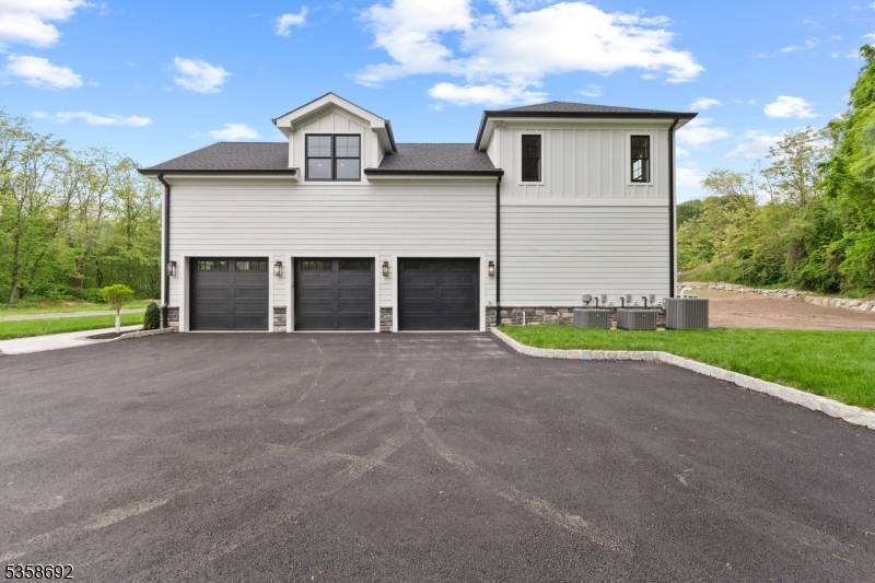 Montville Twp., NJ 07082,1 Hilbert Ct