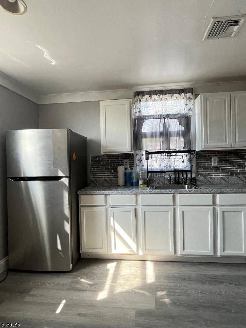 Linden City, NJ 07036,826 E Curtis St #2