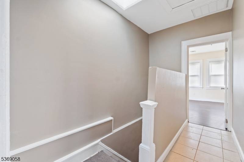 Irvington Twp., NJ 07111,355 Nesbit Ter