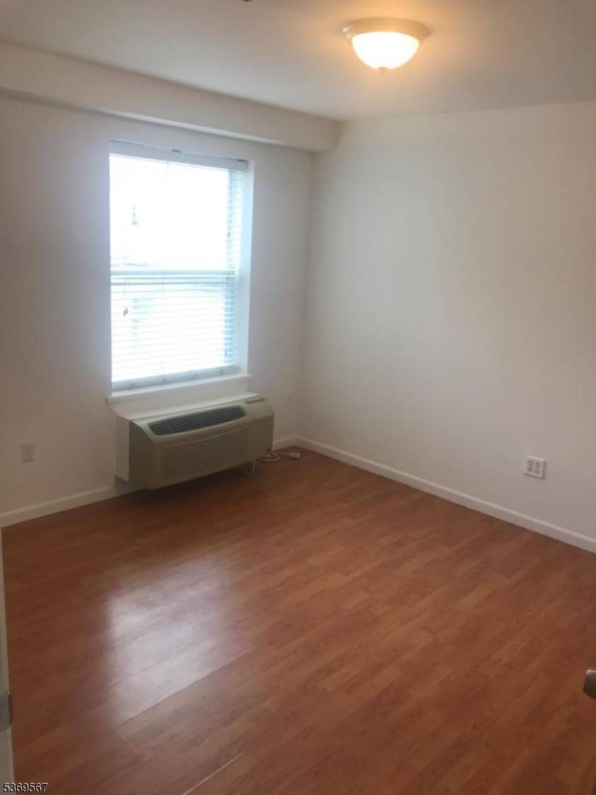 Newark City, NJ 07105,56-60 Ferguson St
