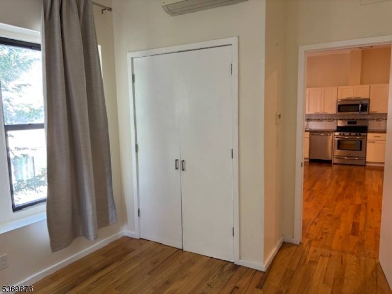 Newark City, NJ 07106,1086 S Orange Ave