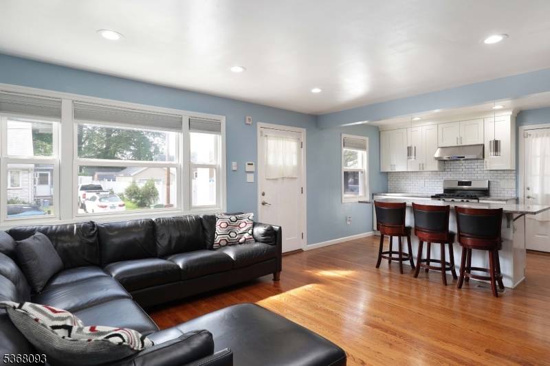 Linden City, NJ 07036,832 Monmouth Ave