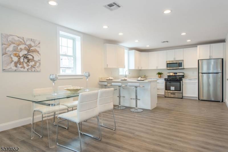Fanwood Boro, NJ 07023,35 2nd St #3