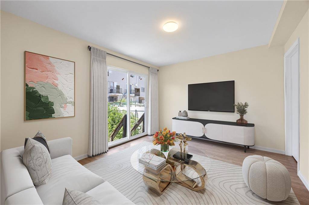 Staten  Island, NY 10304,38 Studio LN