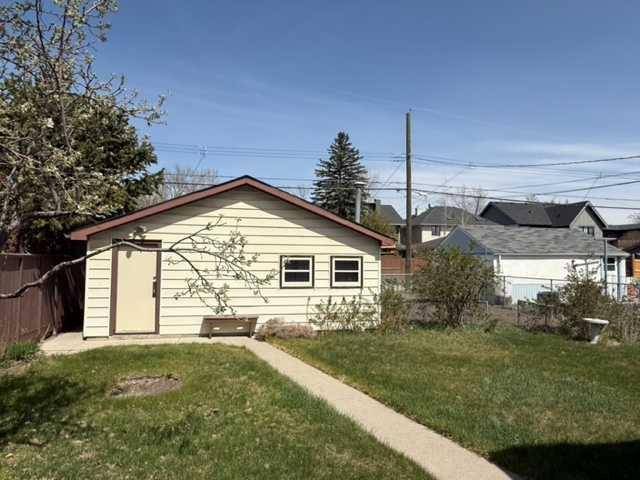 Calgary, AB T2N 0S5,2138 5 AVE NW