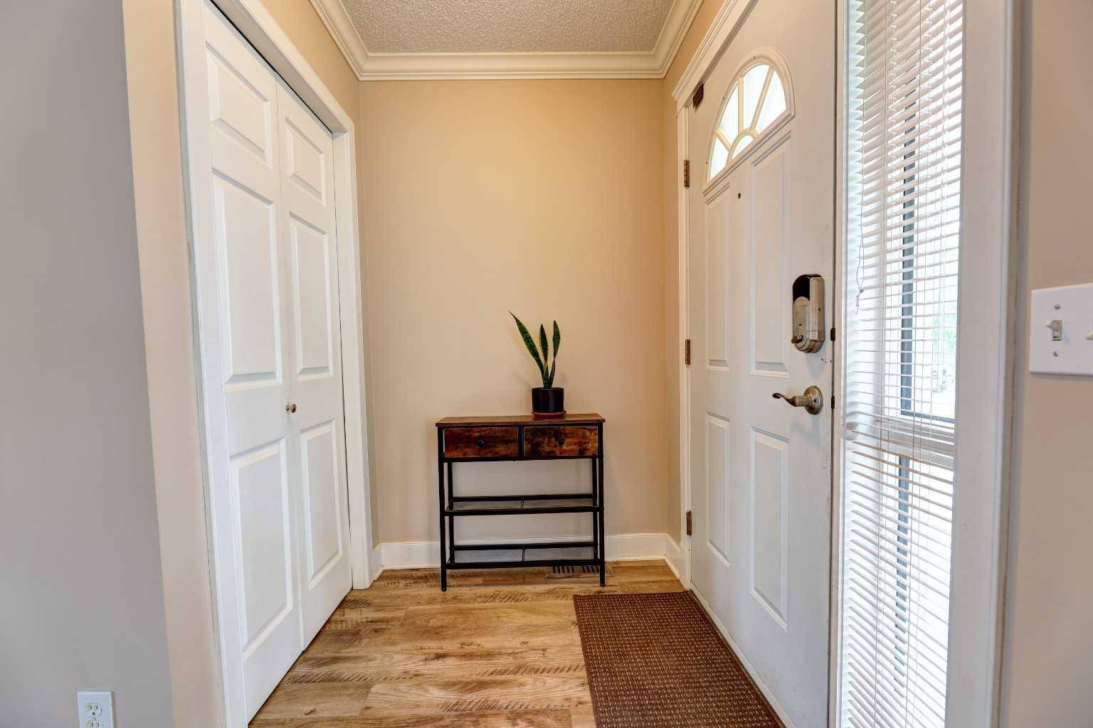 Calgary, AB T3E 7H4,384 Killarney Glen CT Southwest