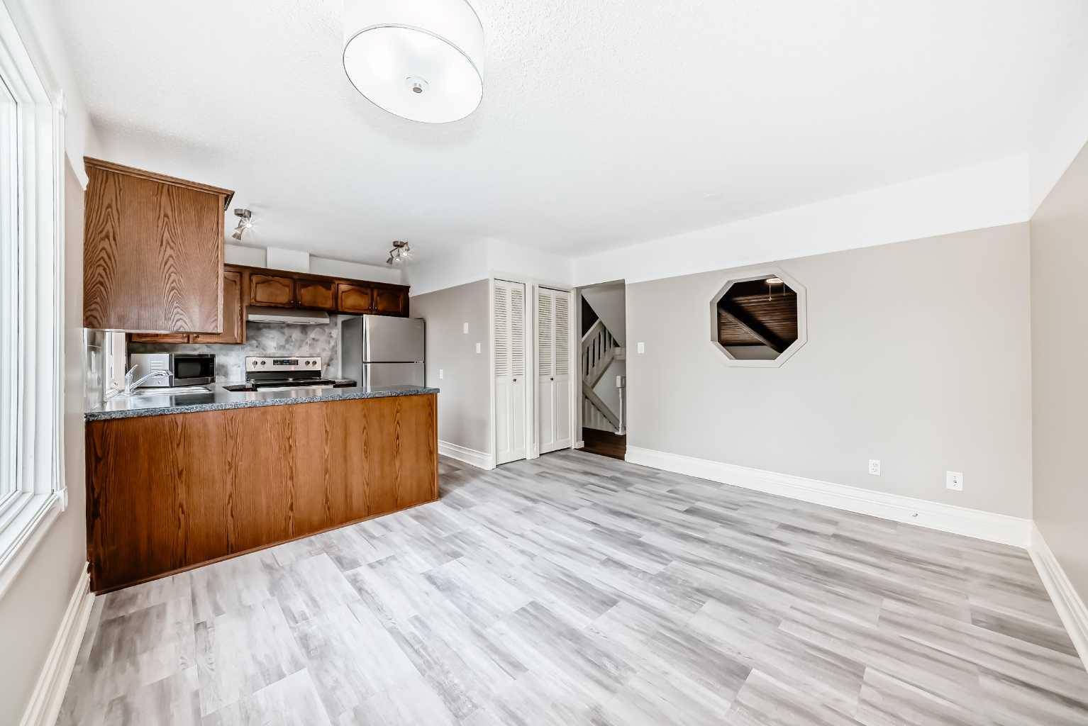 Calgary, AB t2v4s8,10030 Oakmoor WAY Southwest #5