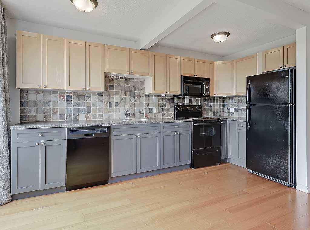 Calgary, AB T3C 2Y8,528 Cedar CRES Southwest #43