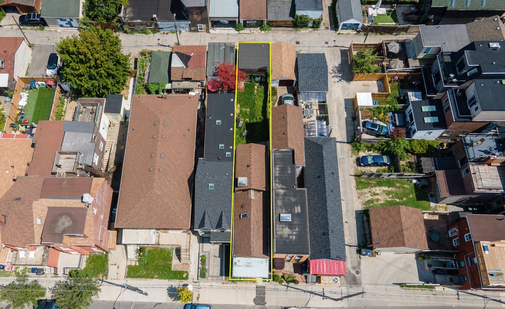 Toronto C02, ON M6G 3B3,139 Christie ST