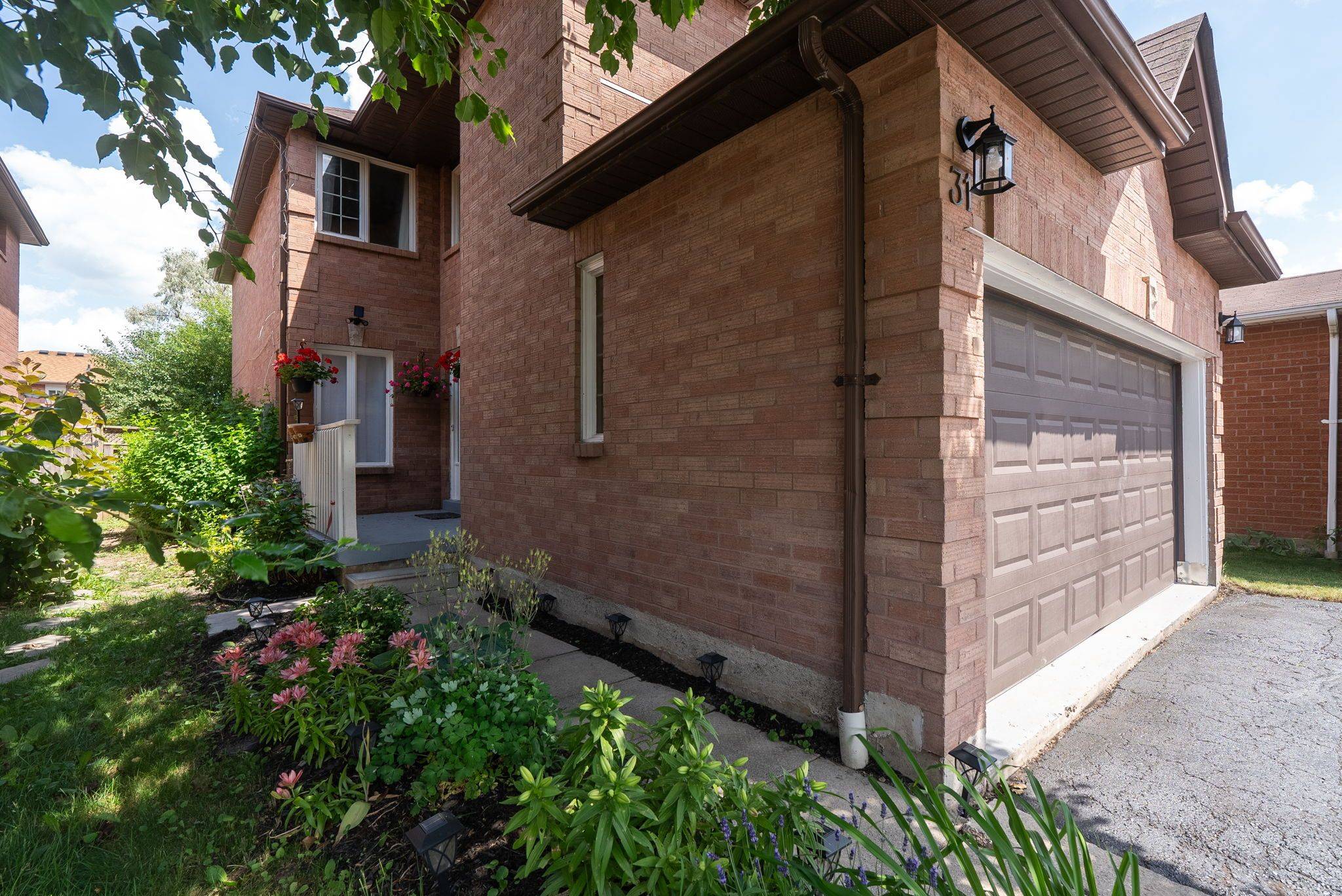 Ajax, ON L1T 3R1,31 Sharp CRES