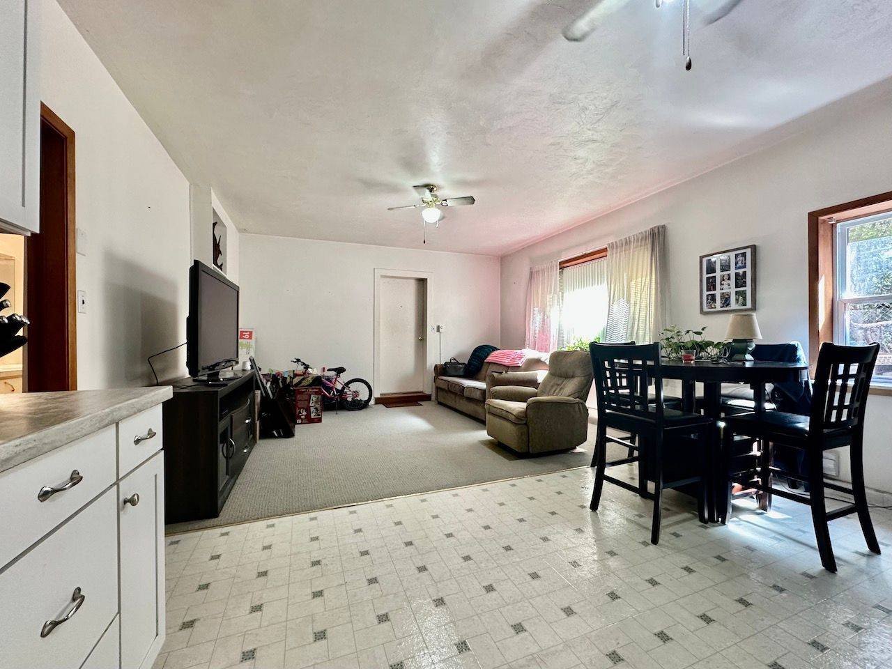 Clarington, ON L1C 6N4,1775 Bowmanville AVE #Apt B