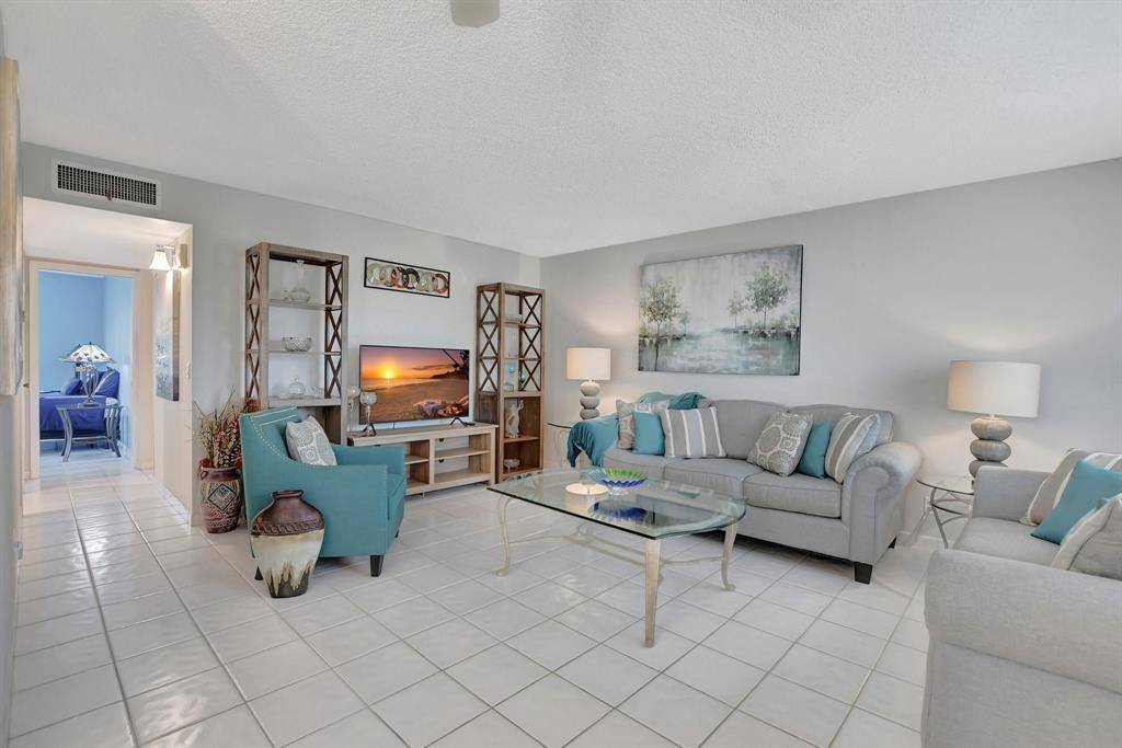 Delray Beach, FL 33484,204 Burgundy E #204