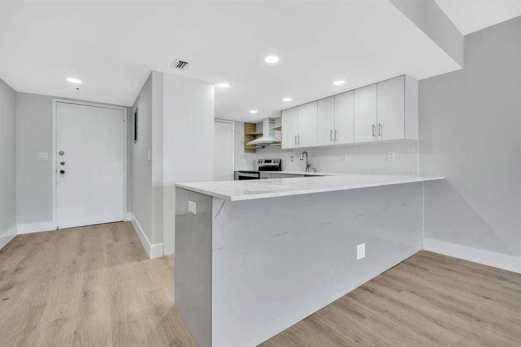Oakland Park, FL 33334,3050 NE 16th Ave #406