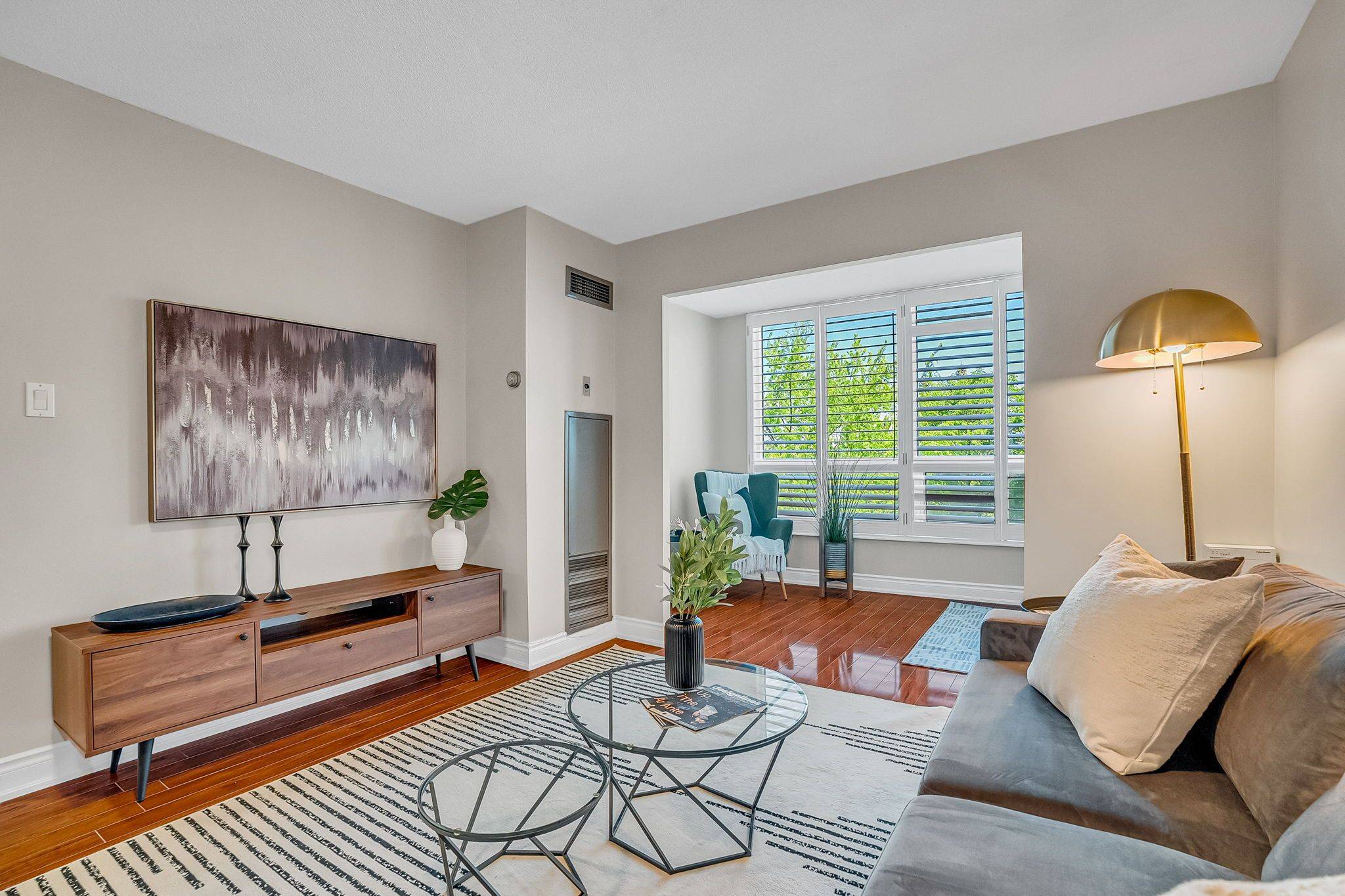 Richmond Hill, ON L4C 8T4,326 Major Mackenzie DR E #516