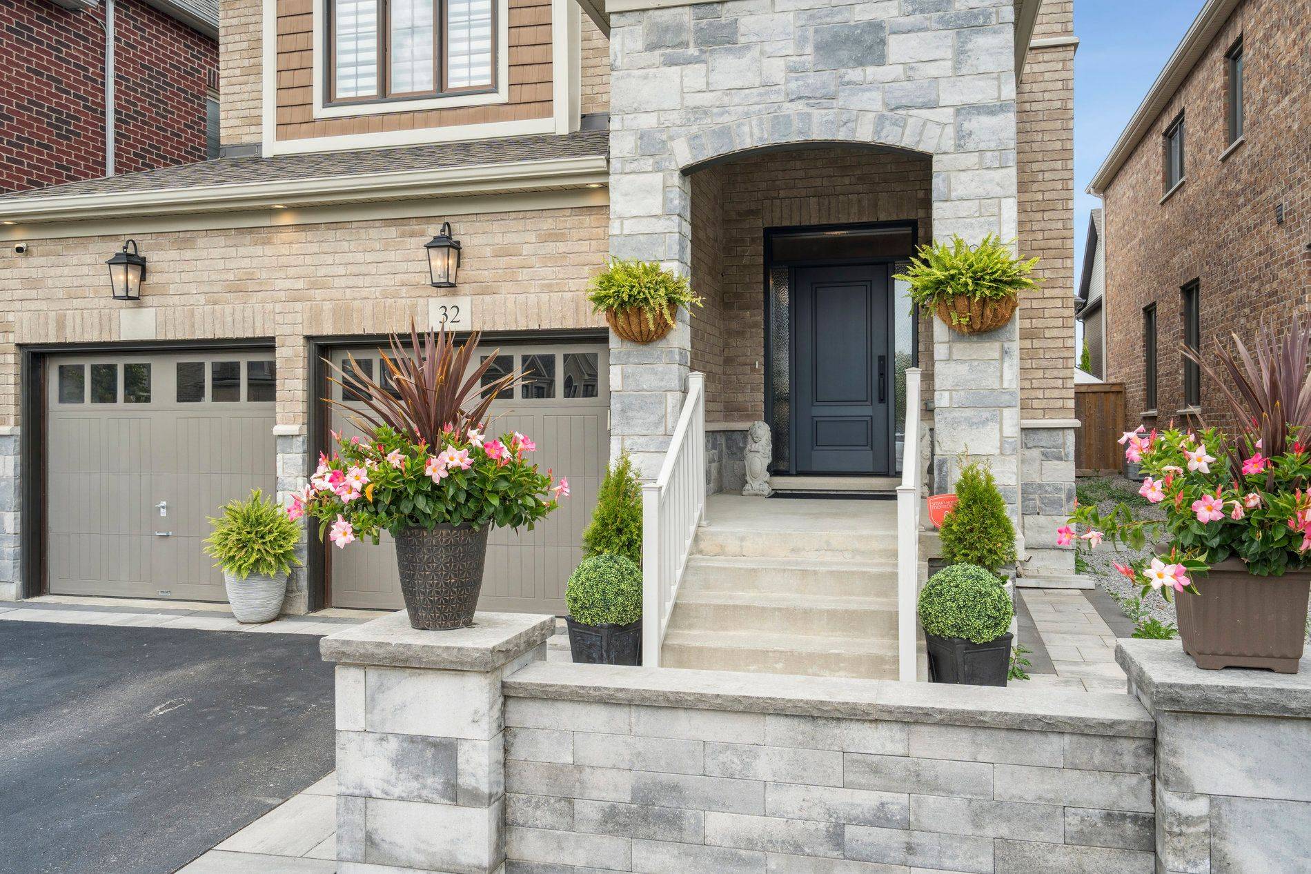 East Gwillimbury, ON L9N 0S5,32 Deer Pass RD