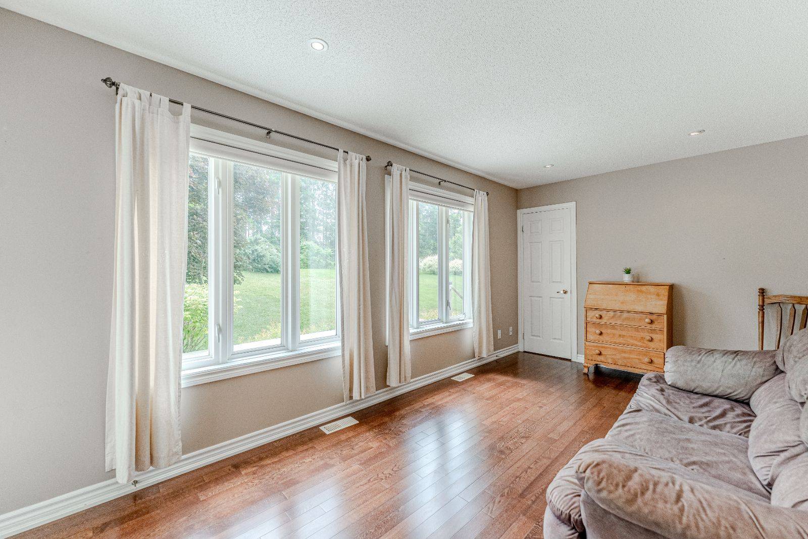Innisfil, ON L9S 0A1,22 Trellis LN