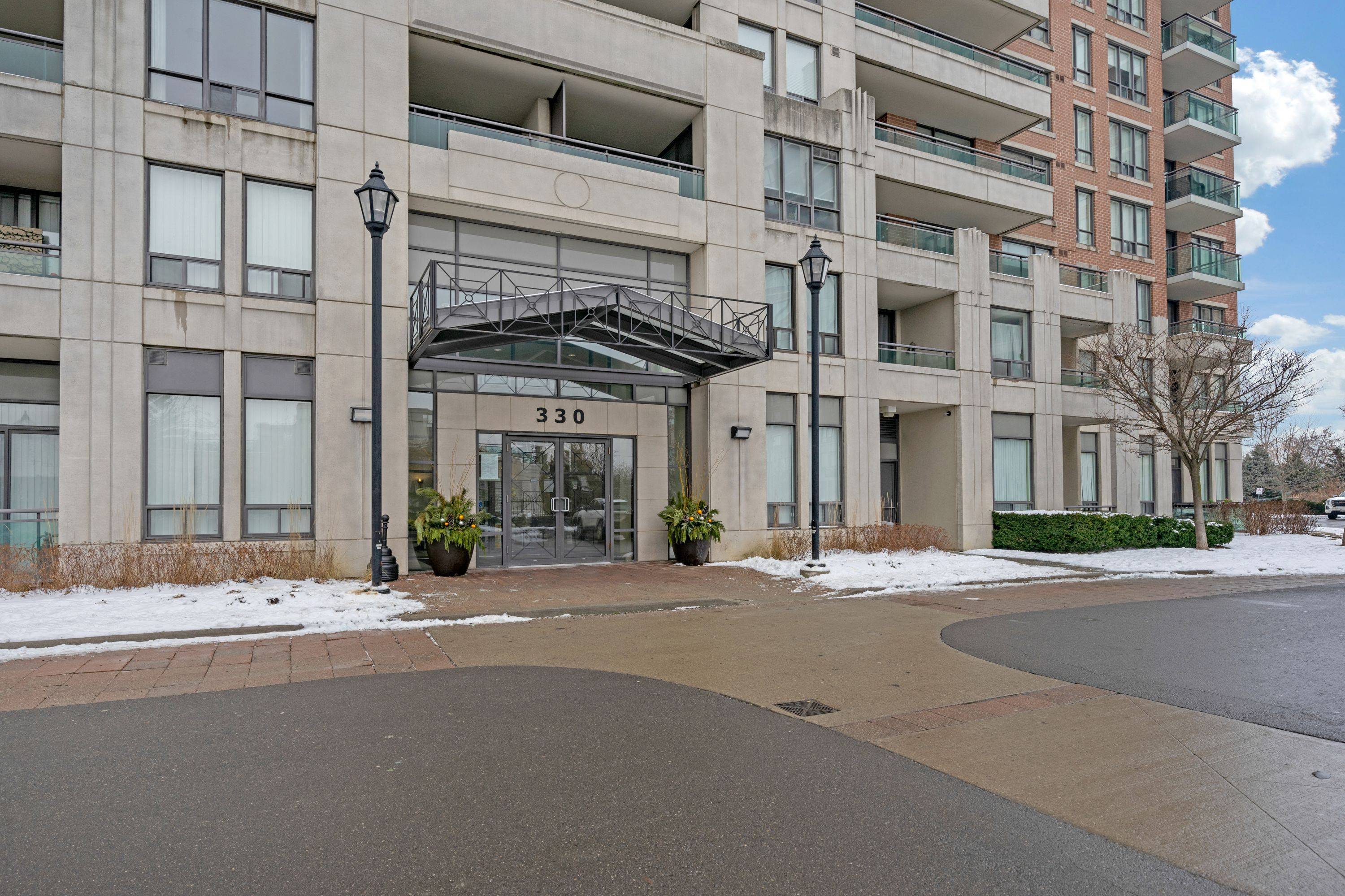 Richmond Hill, ON L4C 0T6,330 Red Maple RD #1204