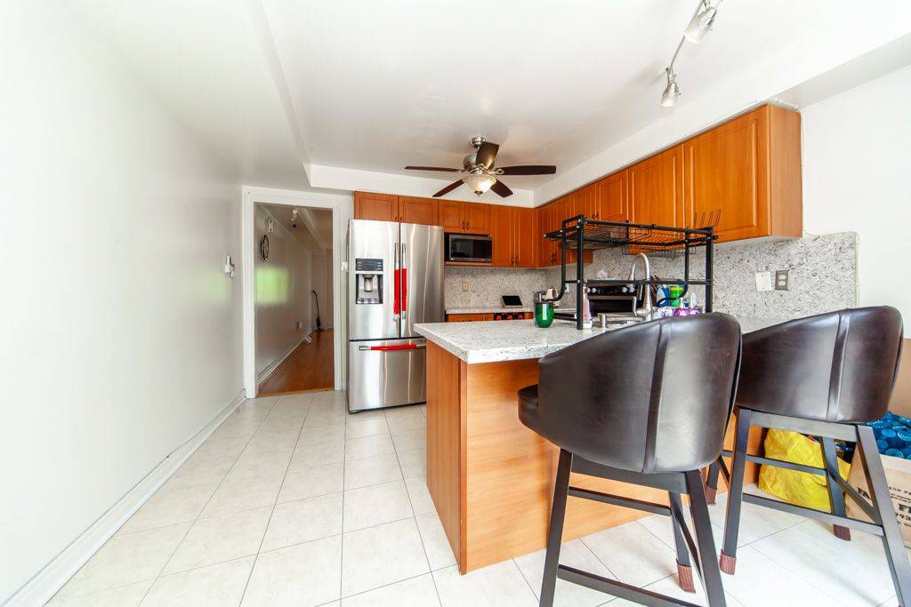 Markham, ON L6B 1J1,2662 Bur Oak AVE