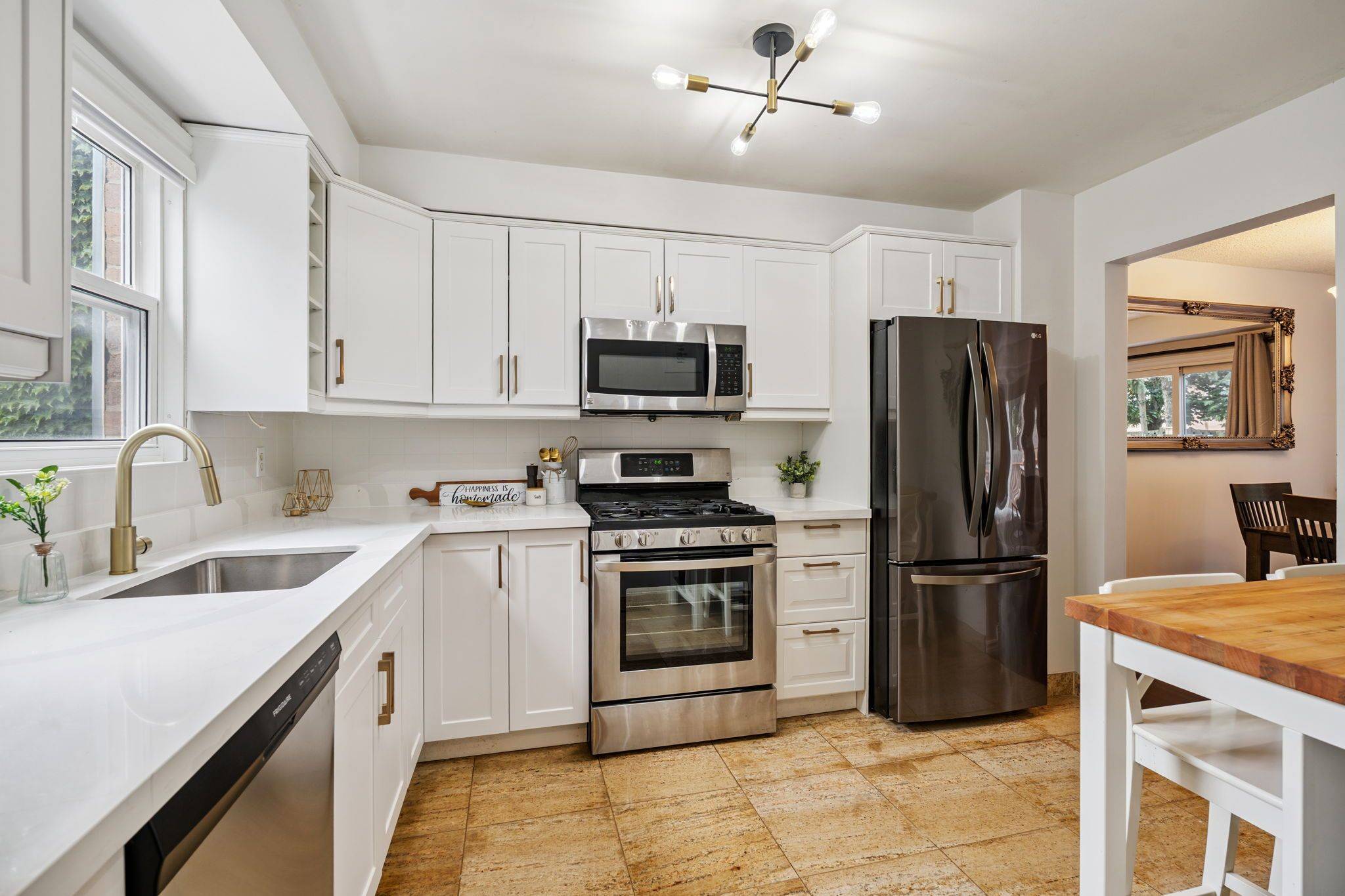 Richmond Hill, ON L4C 5V7,62 Lund ST