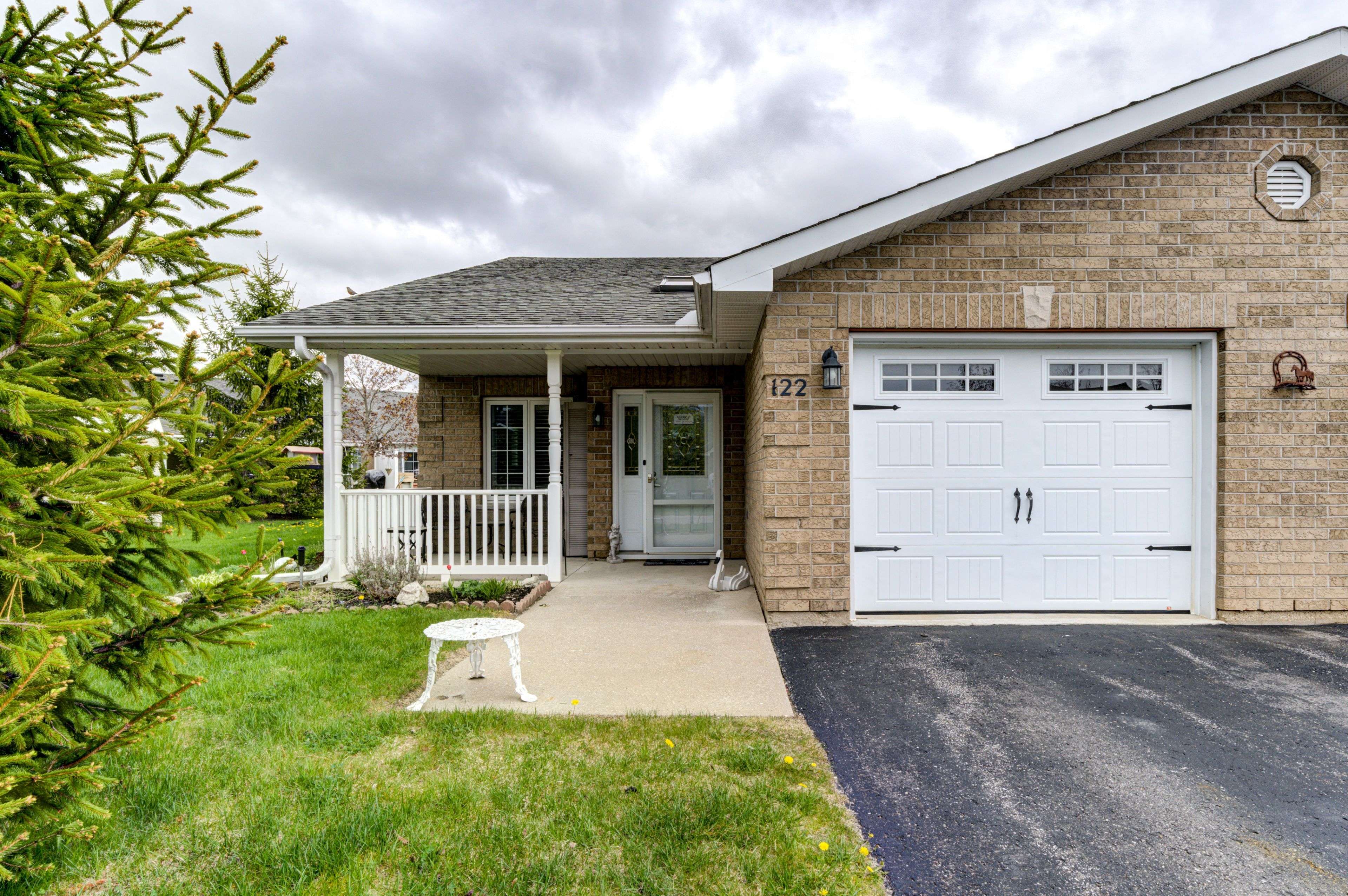 Wasaga Beach, ON L9Z 0A4,122 Meadow LN