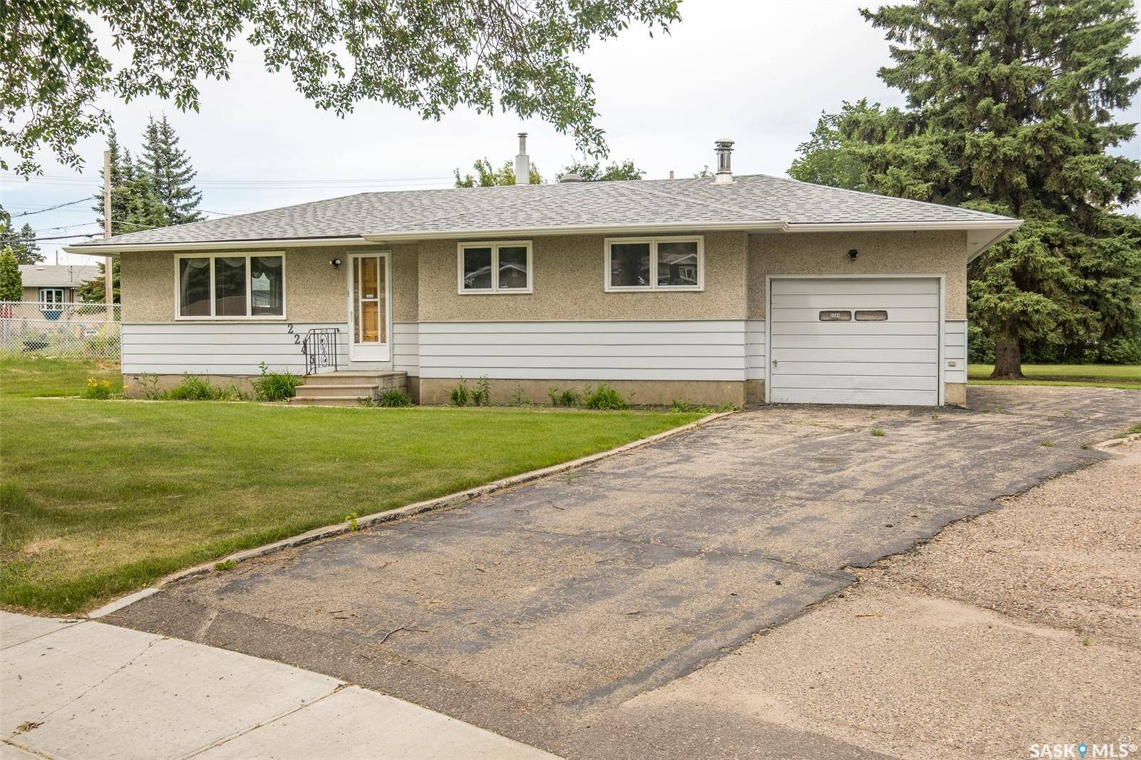 2245 Steuart AVENUE, Prince Albert, SK S6V 2V1