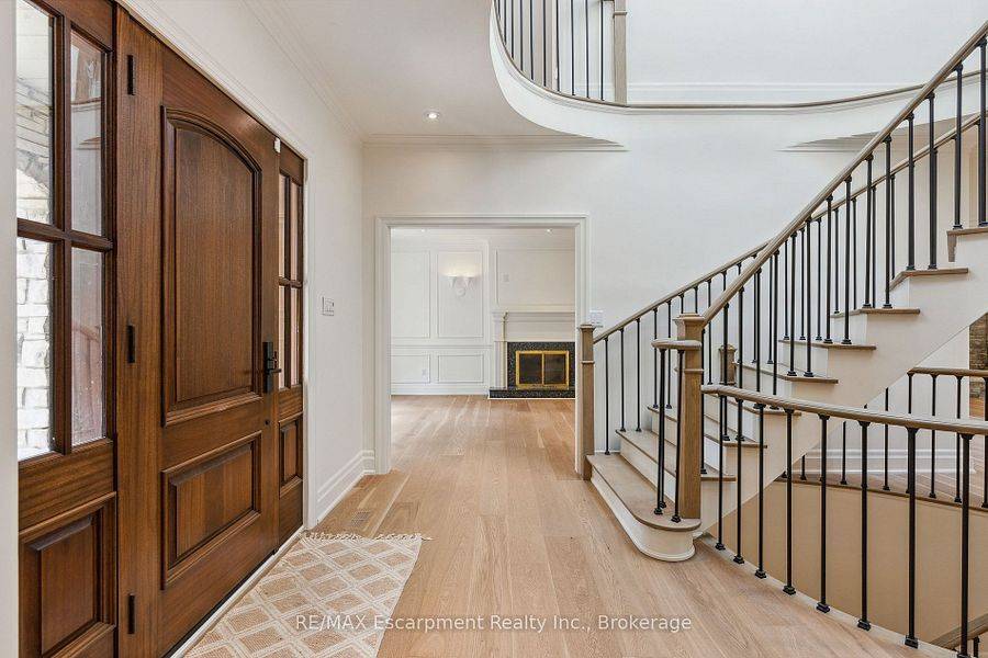 Oakville, ON L6J 4C8,212 Poplar DR